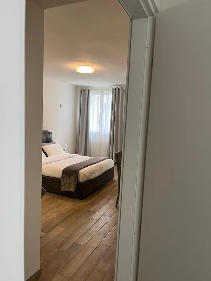 Ivy Park Hotel Medolla