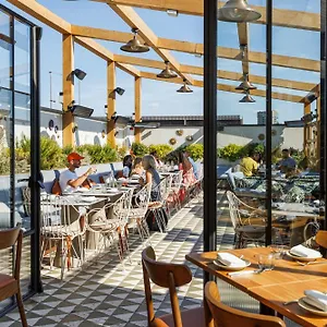 https://hoxton.cambridgehotelsuk.com